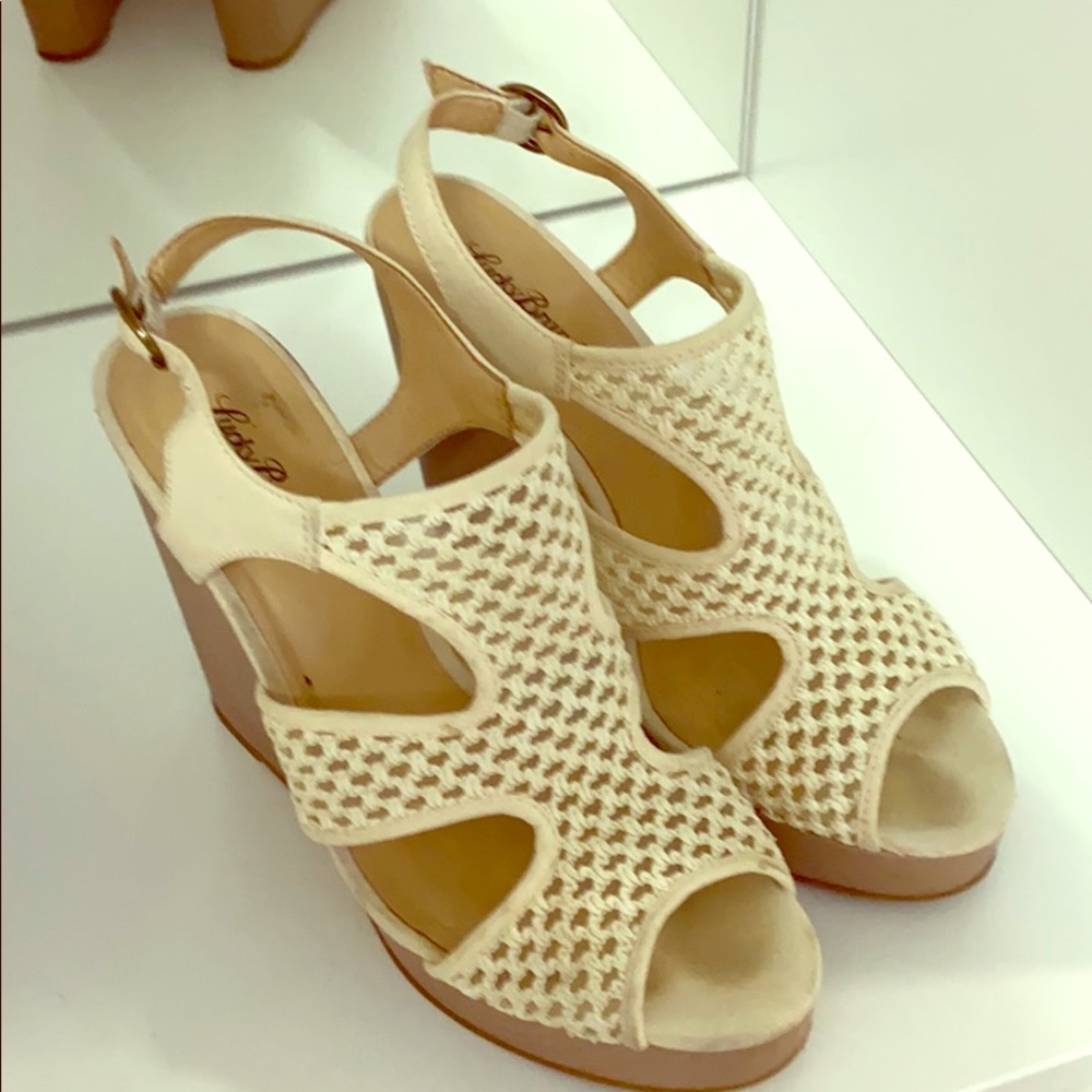 Lucky Brand Crochet Wedges Size 10